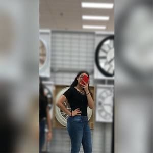 Meet your Posher, Estefany